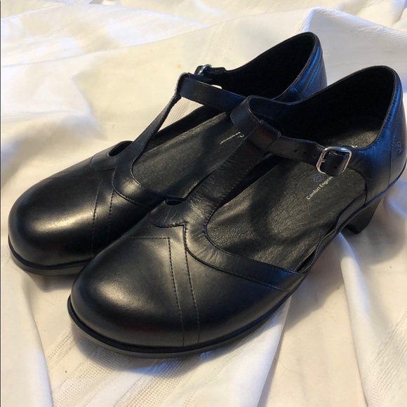 ARAVON Shoes - ARAVON black leather shoes Mary Janes size 11 D